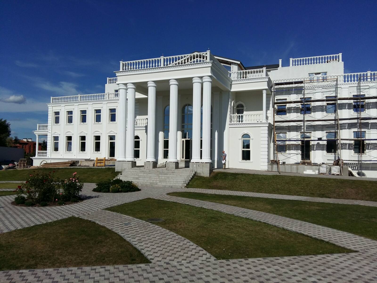 Версаль? Букінгем? — ні, не чули :)